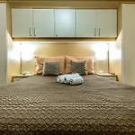 Pave - Six-bedroom With Terrace And Swimming Pool 빌라