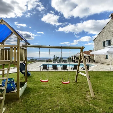 Pave - Six-bedroom With Terrace And Swimming Pool * Dubravka