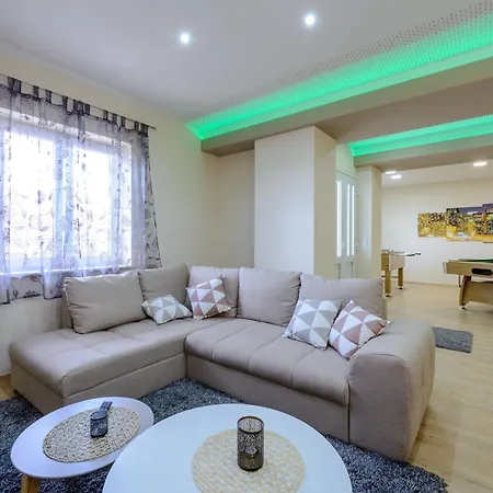 Pave - Six-bedroom With Terrace And Swimming Pool Dubravka