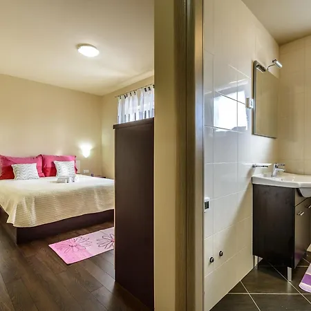 فيلة Pave - Six-bedroom With Terrace And Swimming Pool Dubravka