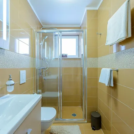 Pave - Six-bedroom With Terrace And Swimming Pool * Dubravka