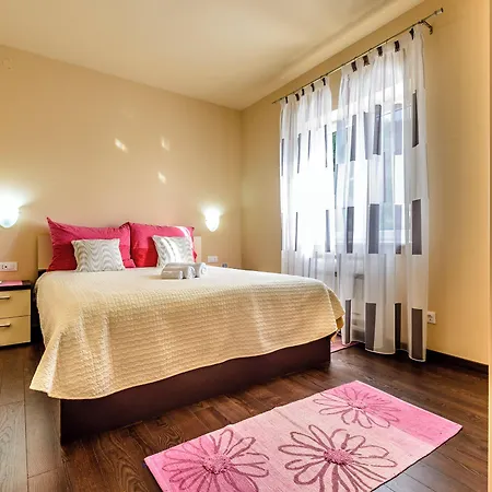 Pave - Six-bedroom With Terrace And Swimming Pool فيلة *