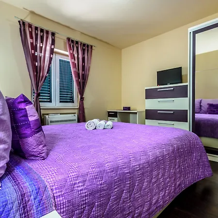 Pave - Six-bedroom With Terrace And Swimming Pool فيلة *
