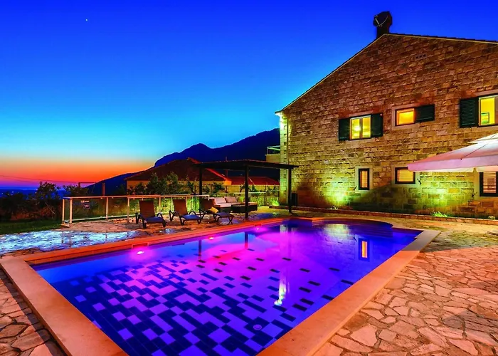 فيلة Pave - Six-bedroom With Terrace And Swimming Pool