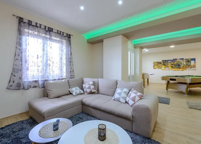 Pave - Six-bedroom With Terrace And Swimming Pool Dubravka