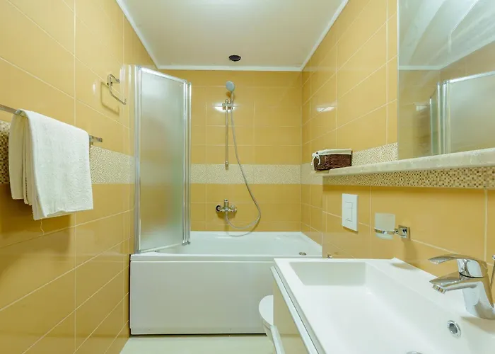 Pave - Six-bedroom With Terrace And Swimming Pool فيلة Dubravka