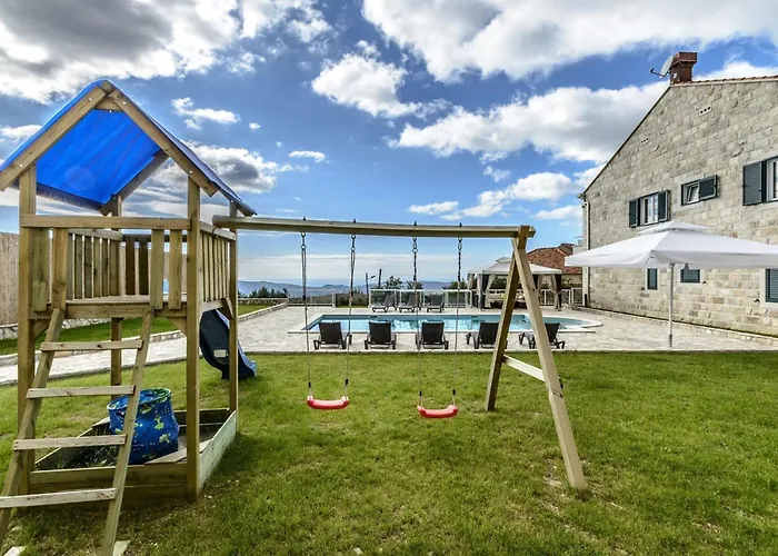 Pave - Six-bedroom With Terrace And Swimming Pool * Dubravka