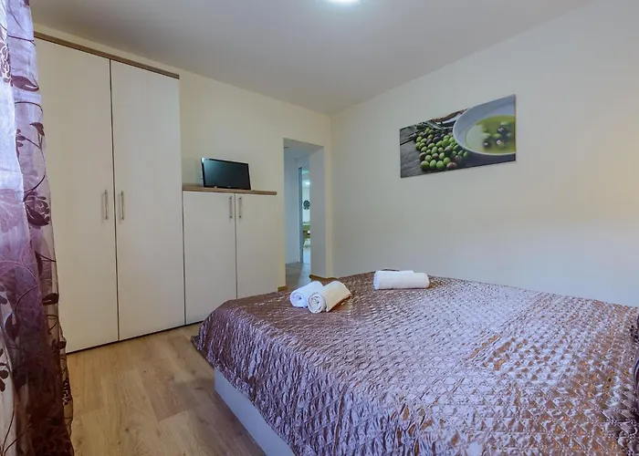 فيلة Pave - Six-bedroom With Terrace And Swimming Pool Dubravka