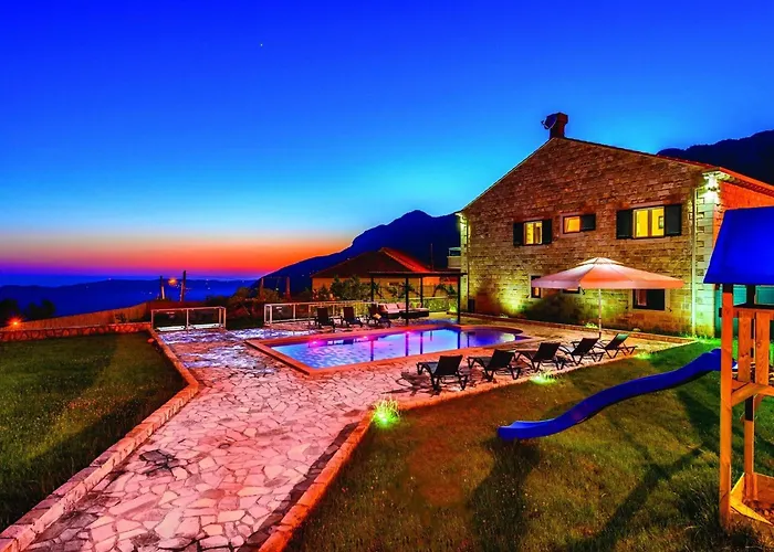 Pave - Six-bedroom With Terrace And Swimming Pool *