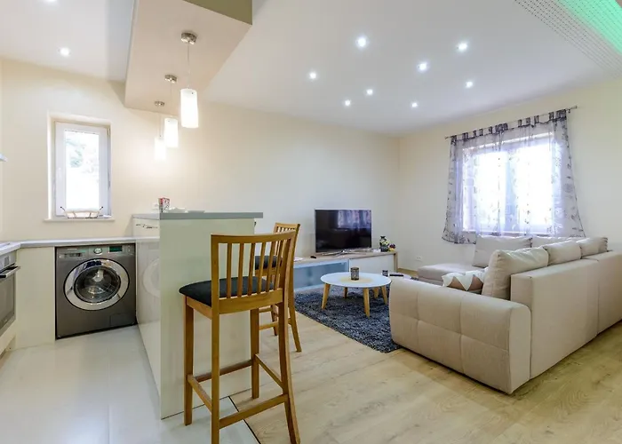 فيلة Pave - Six-bedroom With Terrace And Swimming Pool