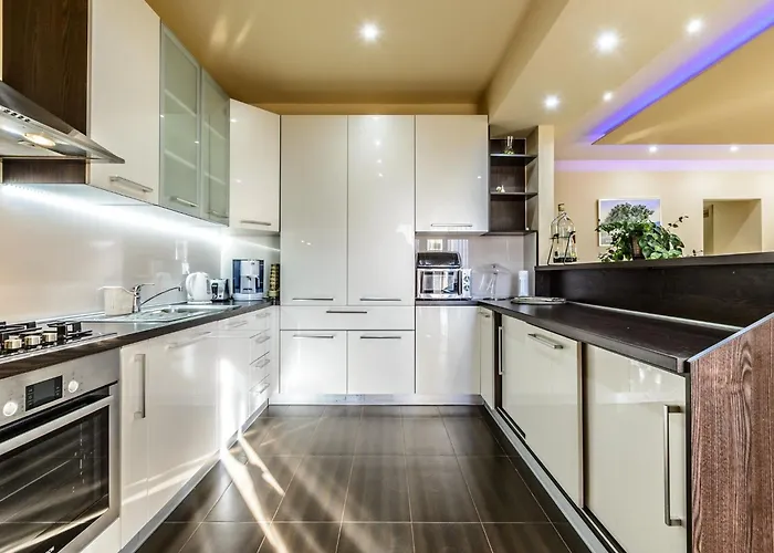 فيلة Pave - Six-bedroom With Terrace And Swimming Pool