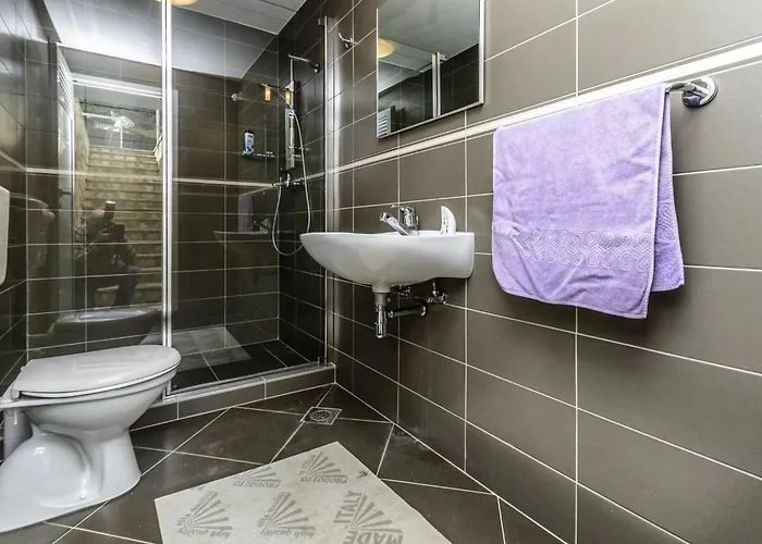 Pave - Six-bedroom With Terrace And Swimming Pool * Dubravka