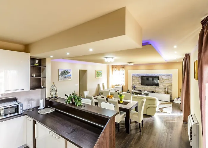 Pave - Six-bedroom With Terrace And Swimming Pool فيلة Dubravka