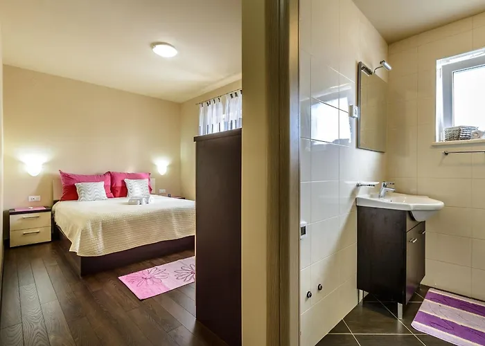 فيلة Pave - Six-bedroom With Terrace And Swimming Pool Dubravka