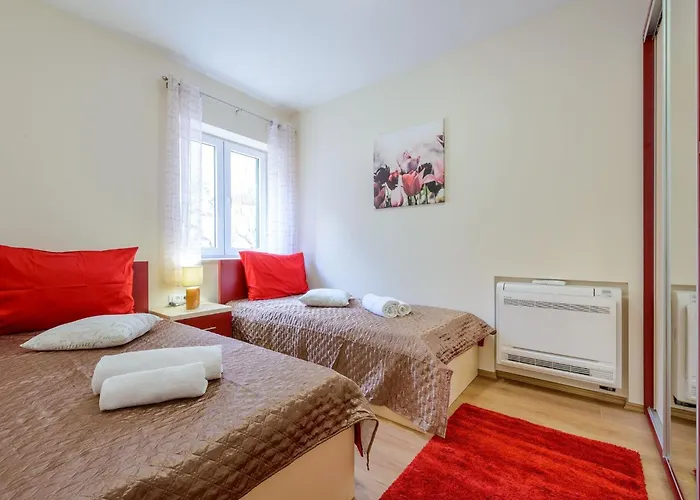 Pave - Six-bedroom With Terrace And Swimming Pool فيلة Dubravka